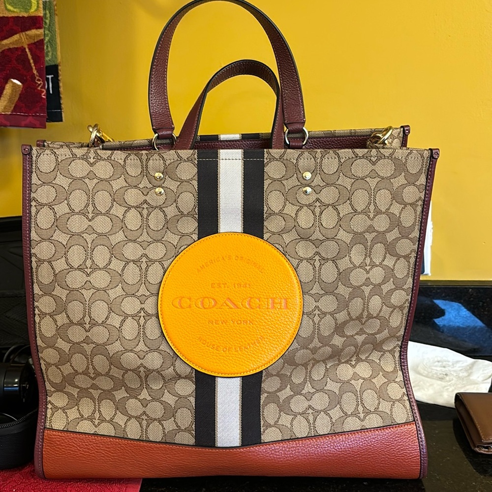 Coach tote NWT